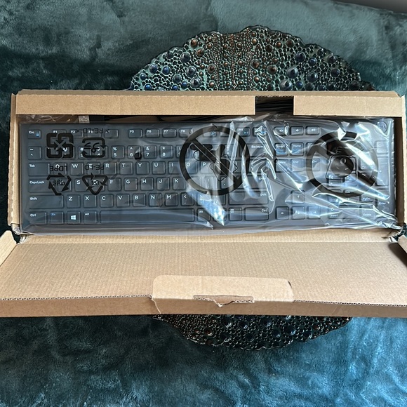 Dell Keyboard in box - Picture 3 of 4